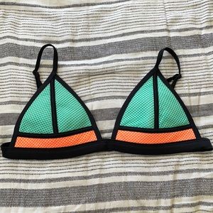 Women’s TRIANGLE bikini top